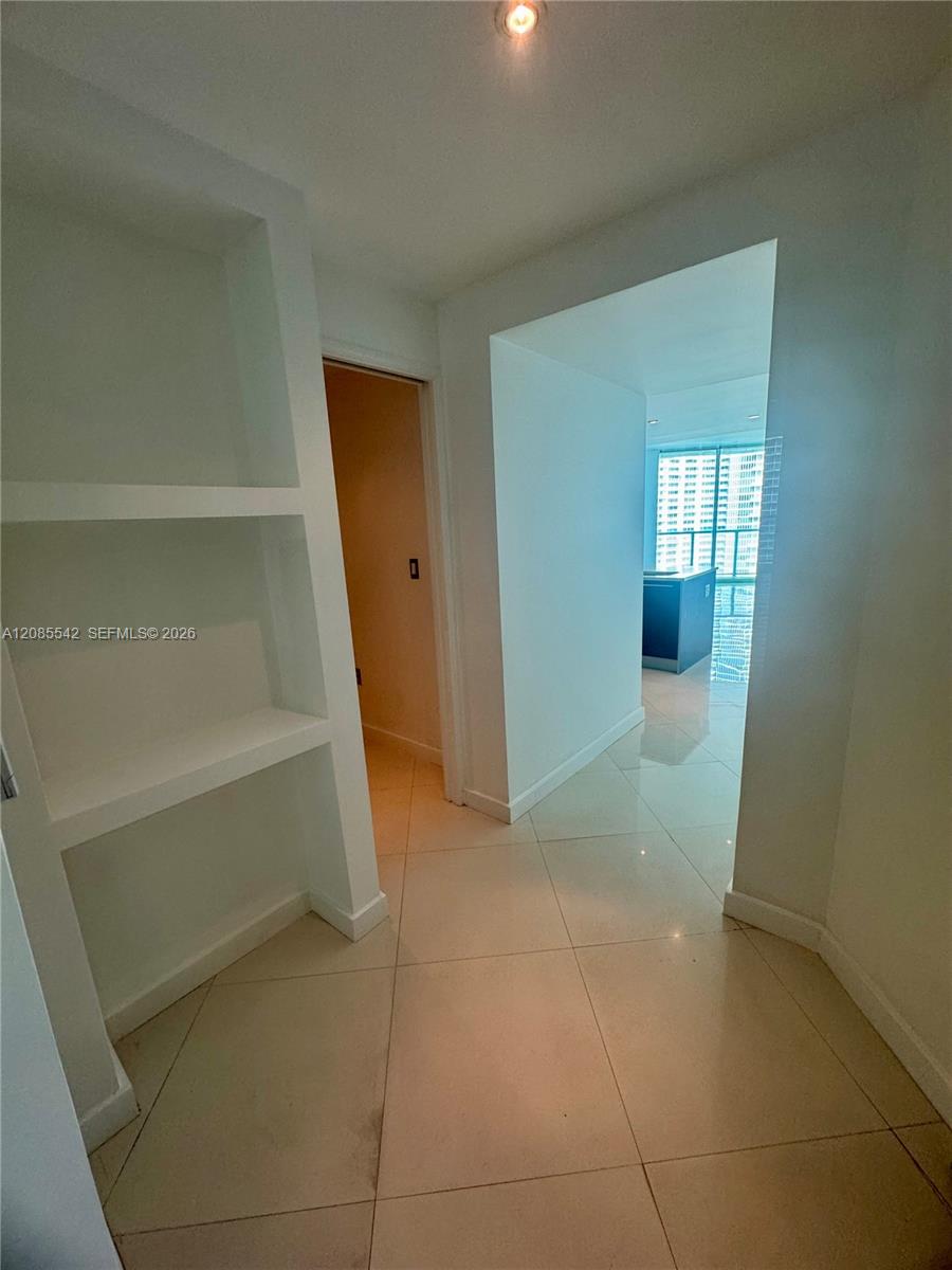 1900 N Bayshore Drive 2306 Property Photo 3