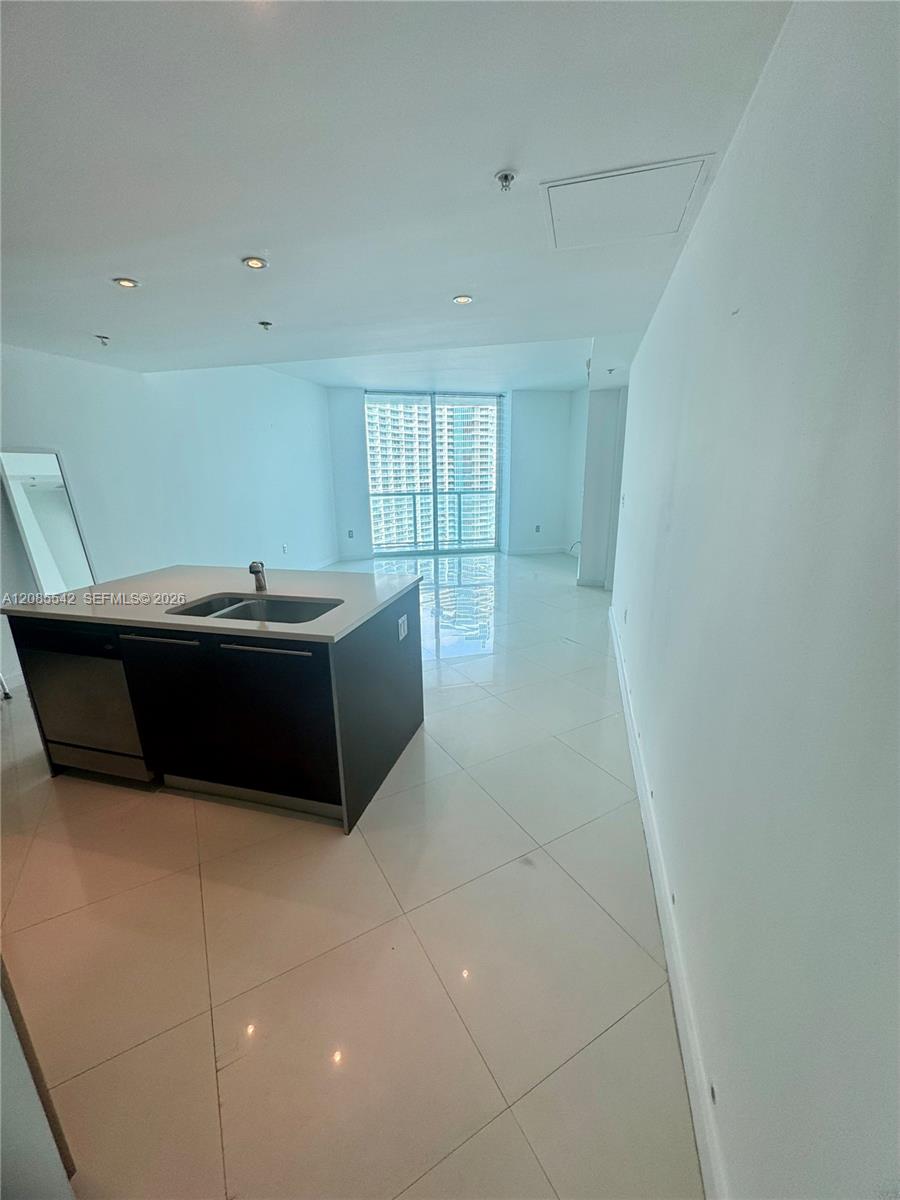 1900 N Bayshore Drive 2306 Property Photo 8