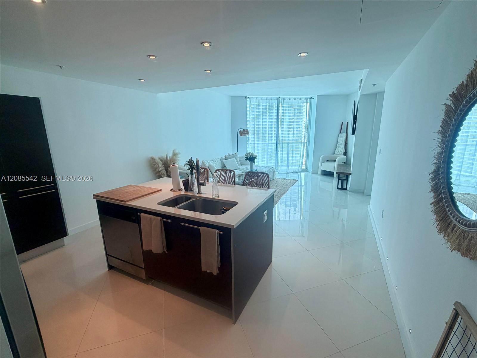 1900 N Bayshore Drive 2306 Property Photo 9