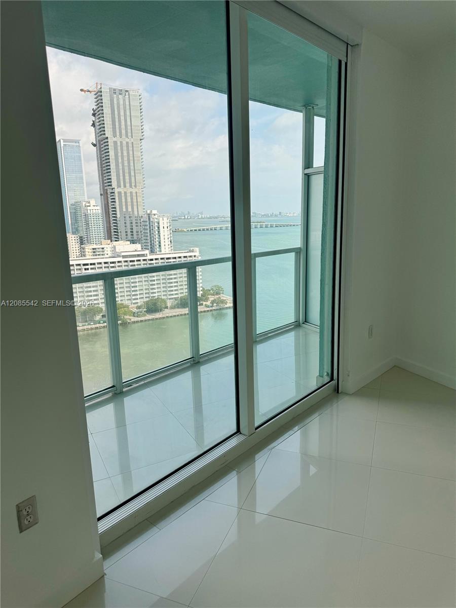 1900 N Bayshore Drive 2306 Property Photo 16