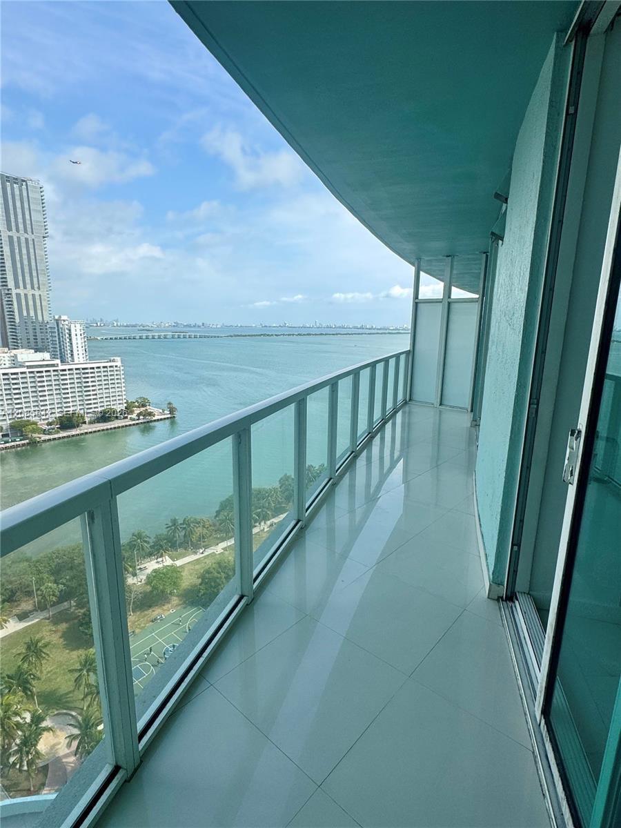 1900 N Bayshore Drive 2306 Property Photo 17
