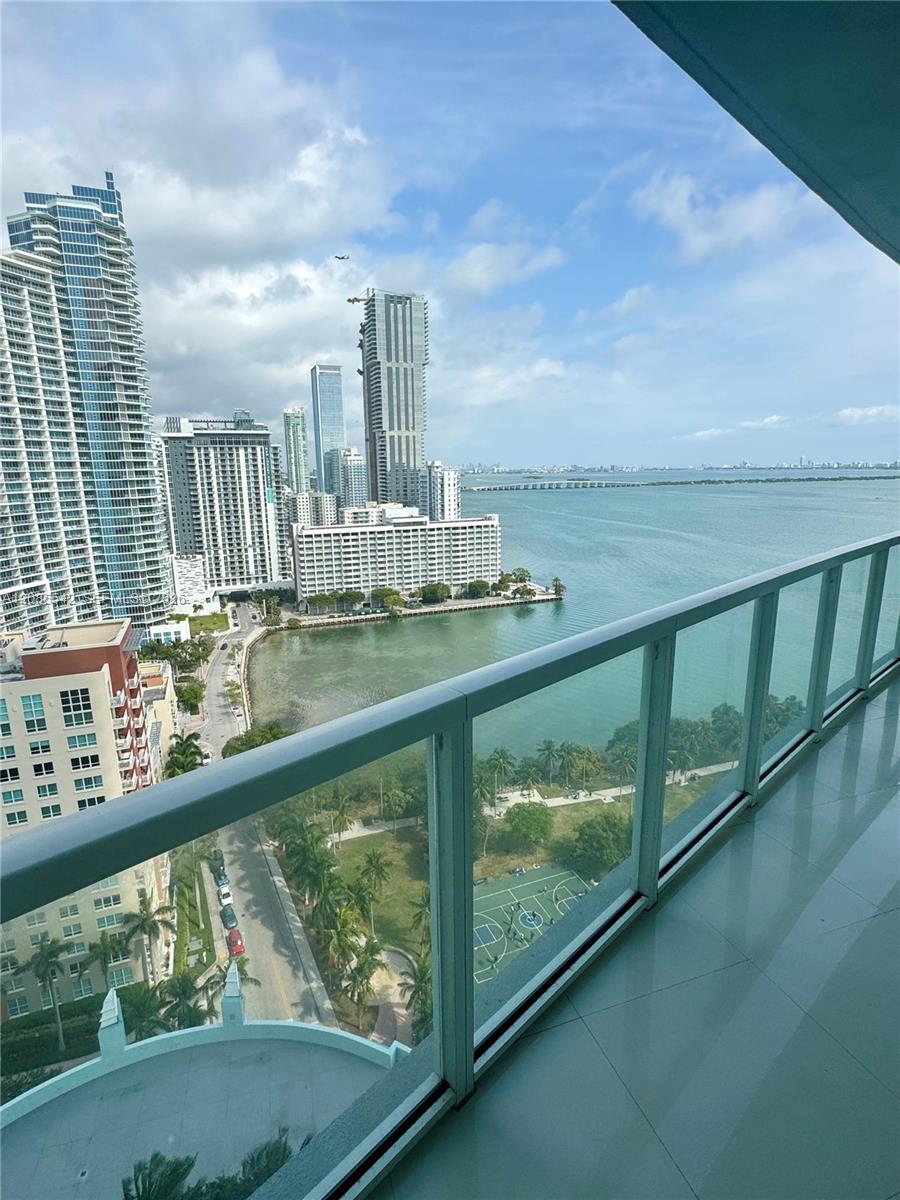 1900 N Bayshore Drive 2306 Property Photo 18