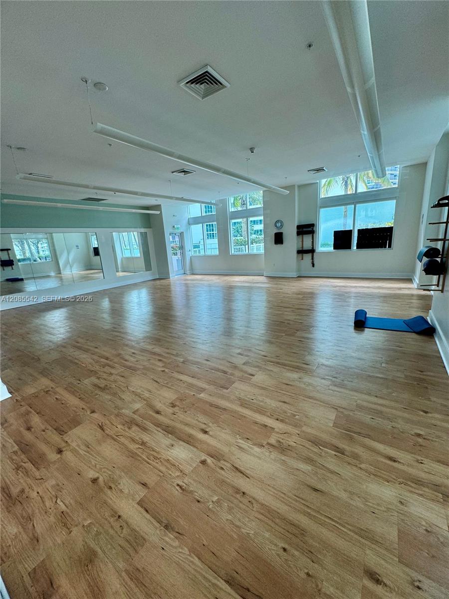 1900 N Bayshore Drive 2306 Property Photo 30
