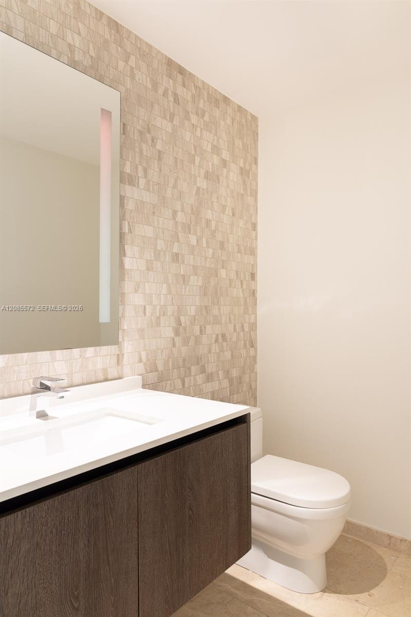 68 Se 6th Street 2404 Property Photo 10