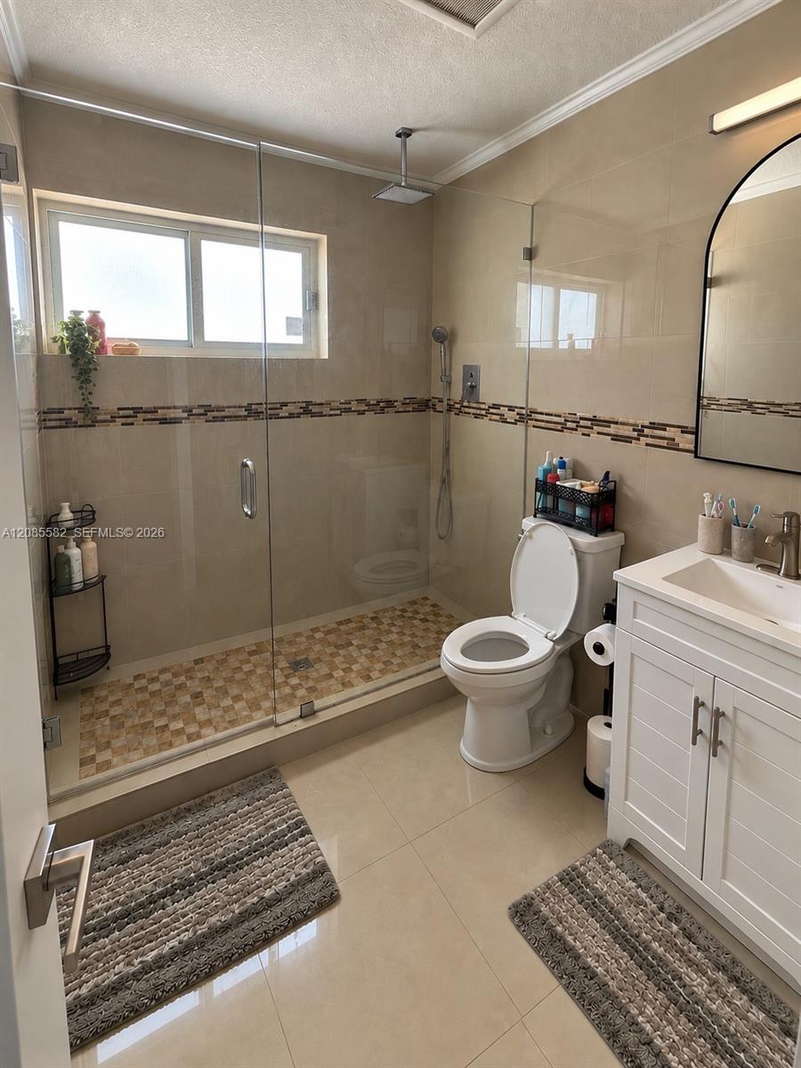 240 N 68th Avenue Property Photo 14
