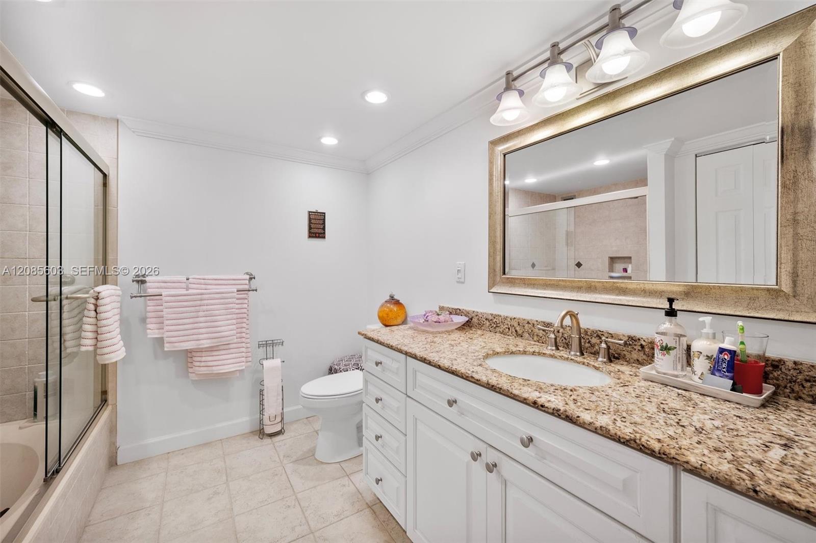 1000 Parkview Drive 220 Property Photo 19