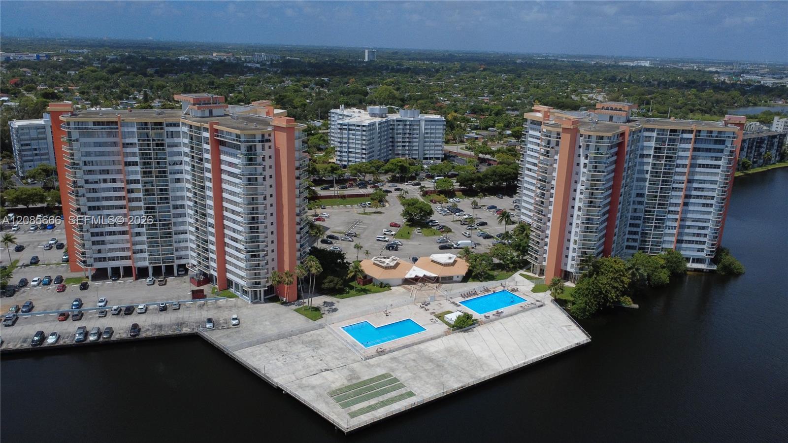 1351 Ne Miami Gardens Drive 422e Property Photo 1
