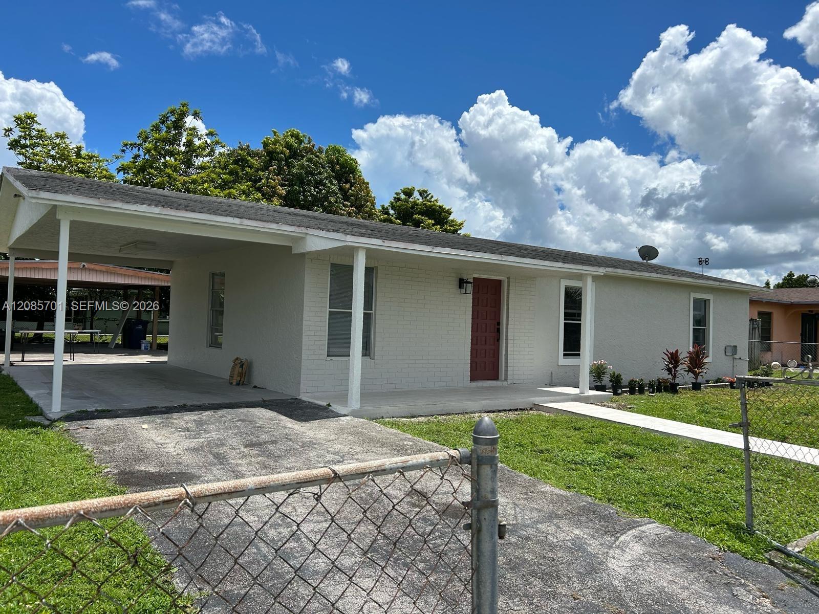 15710 SW 304th Street Property Photo 1