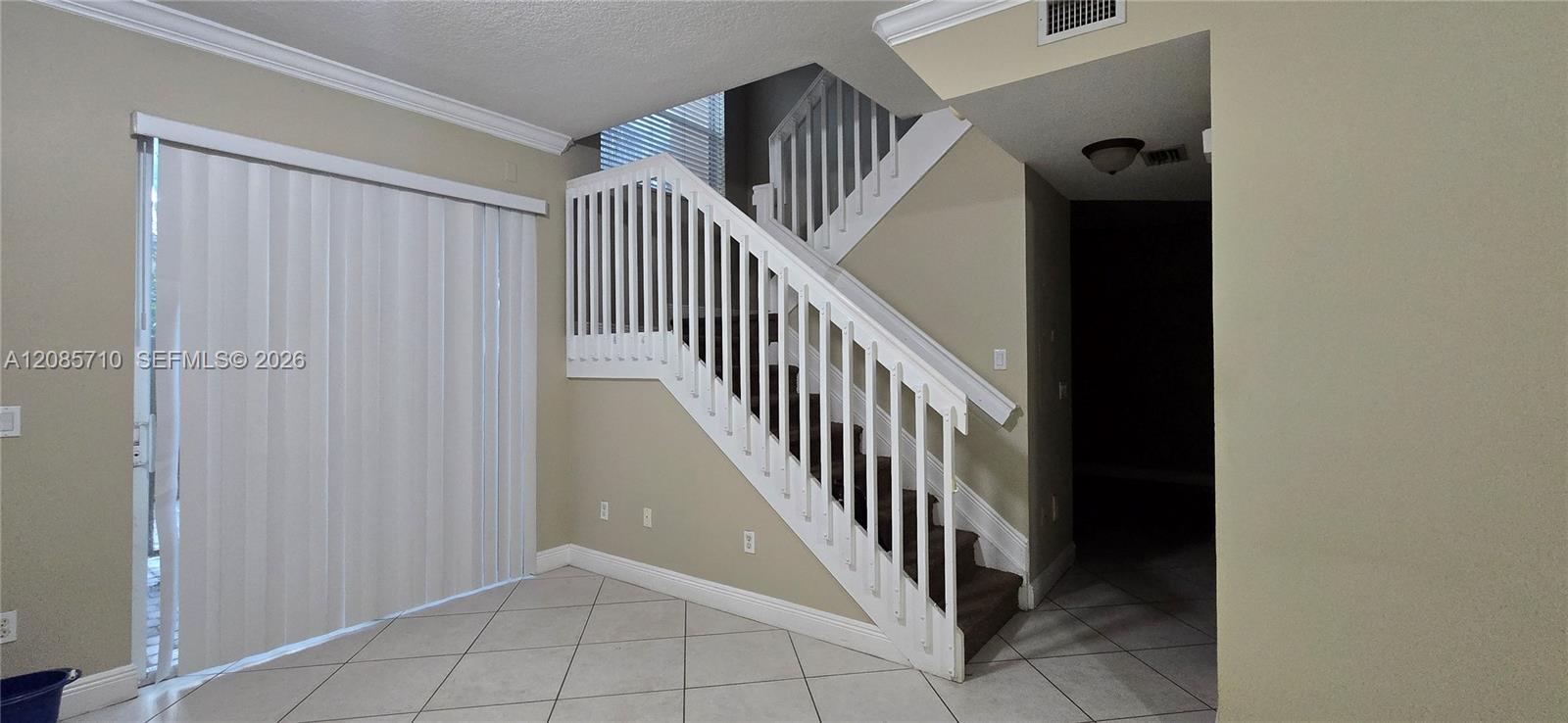 2283 Mariner Court 2607 Property Photo 4