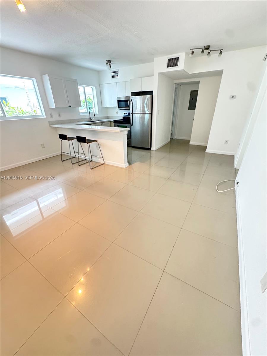 8035 Crespi Boulevard 2 Property Photo 1