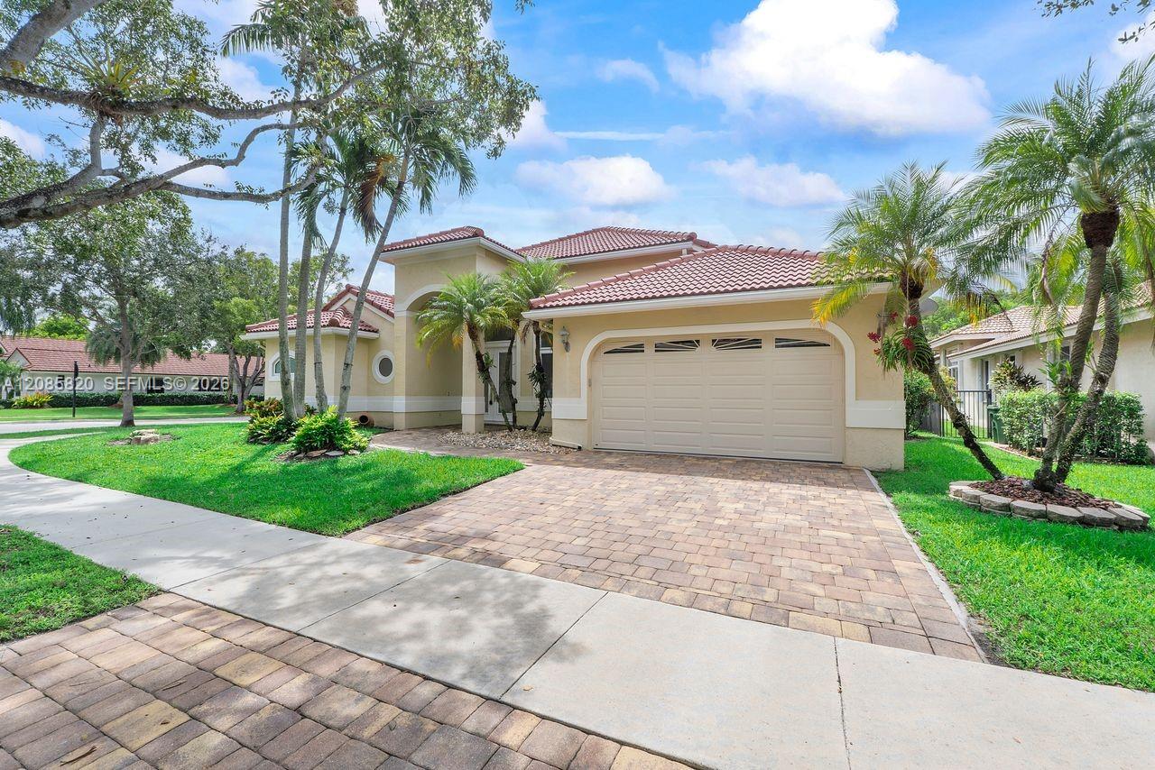 900 Spoonbill Circle Property Photo 2