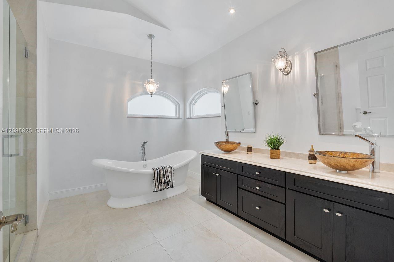 900 Spoonbill Circle Property Photo 16