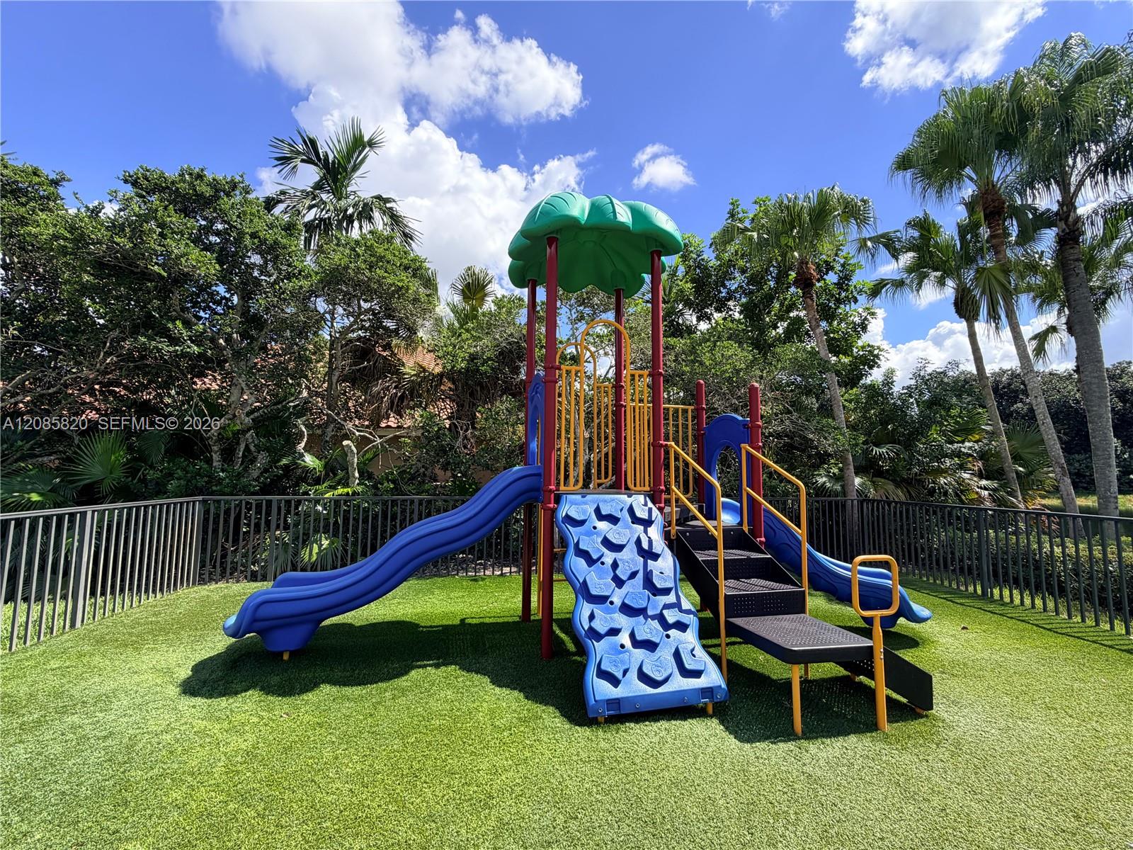 900 Spoonbill Circle Property Photo 32