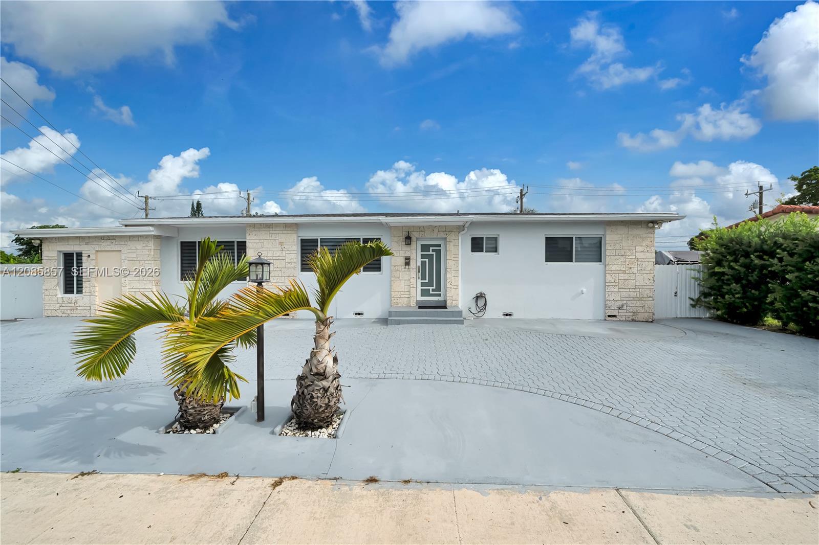 9365 Sw 44th Street Property Photo 2