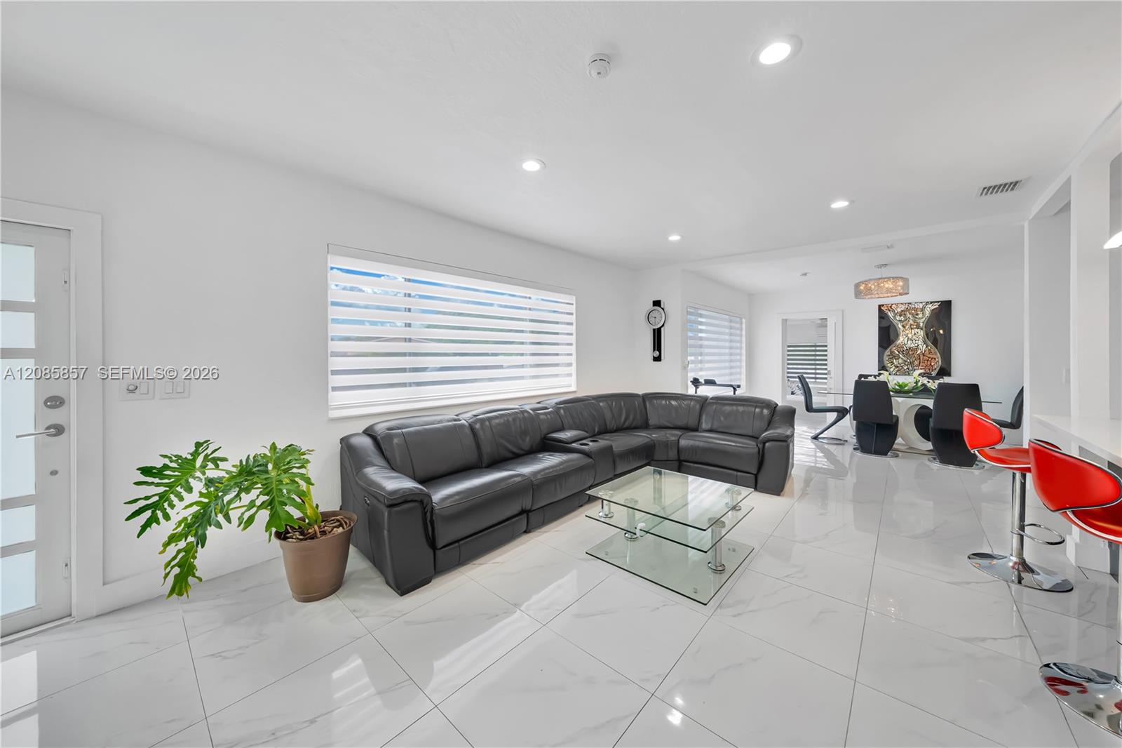 9365 Sw 44th Street Property Photo 3