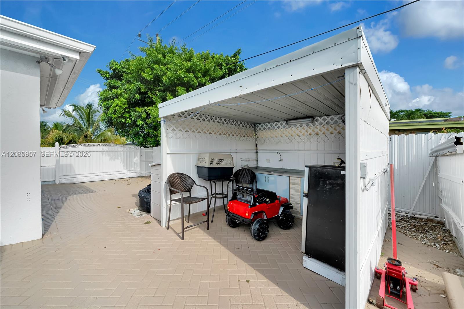 9365 Sw 44th Street Property Photo 40