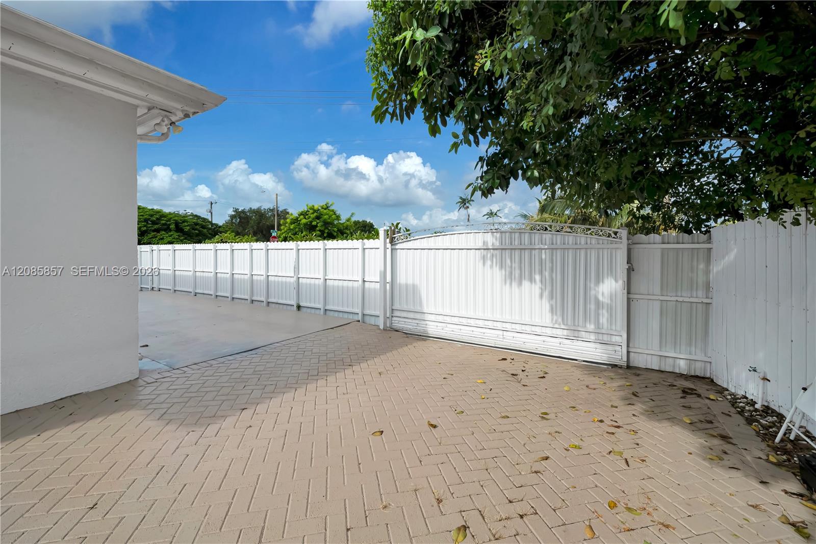 9365 Sw 44th Street Property Photo 43