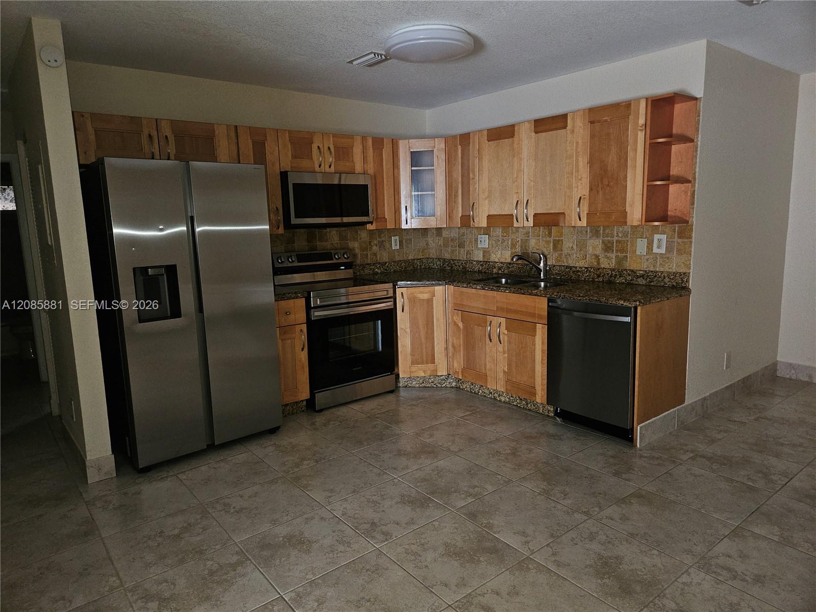 2500 NE 193rd Street 2502 Property Photo 1