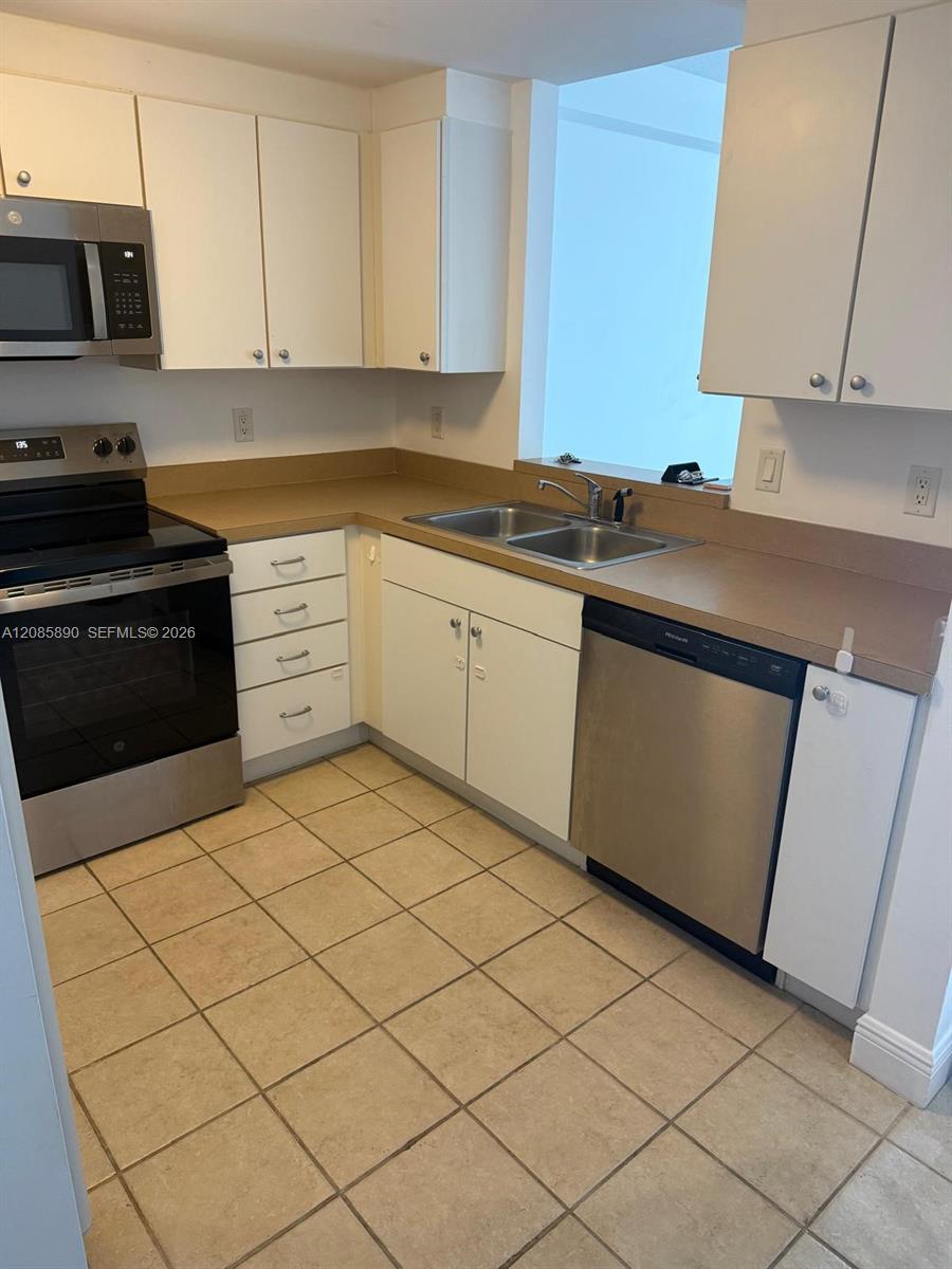 1250 S Miami Avenue 1412 Property Photo 4