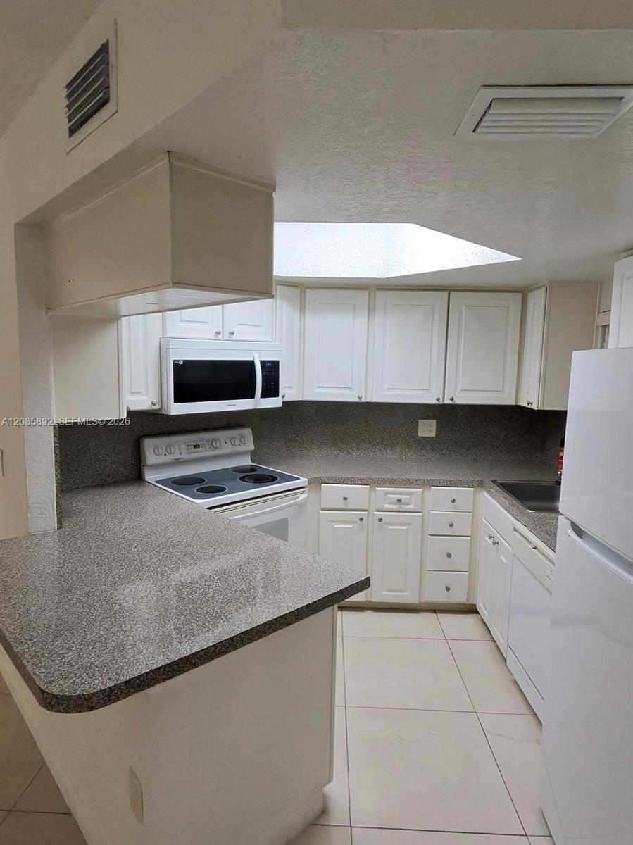 8245 Lake Drive 404 Property Photo 4