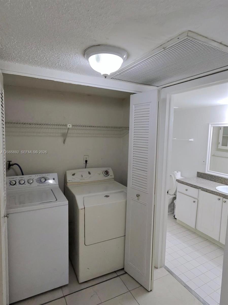 8245 Lake Drive 404 Property Photo 5