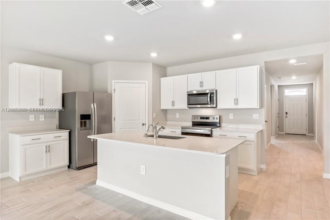 9016 Lawn Court Property Photo 4