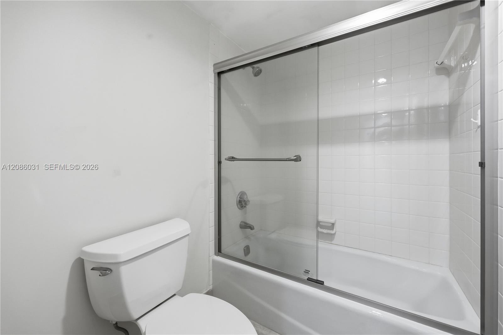 555 Oaks Lane 309 Property Photo 26