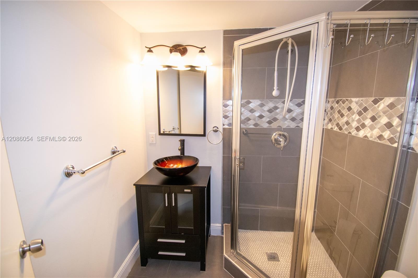 A12086054 Property Photo 17