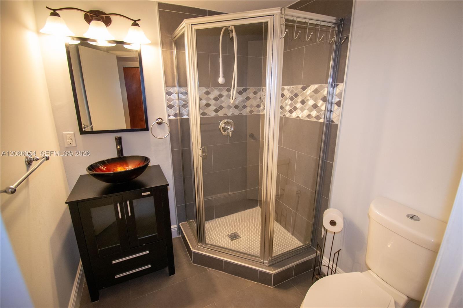 A12086054 Property Photo 18