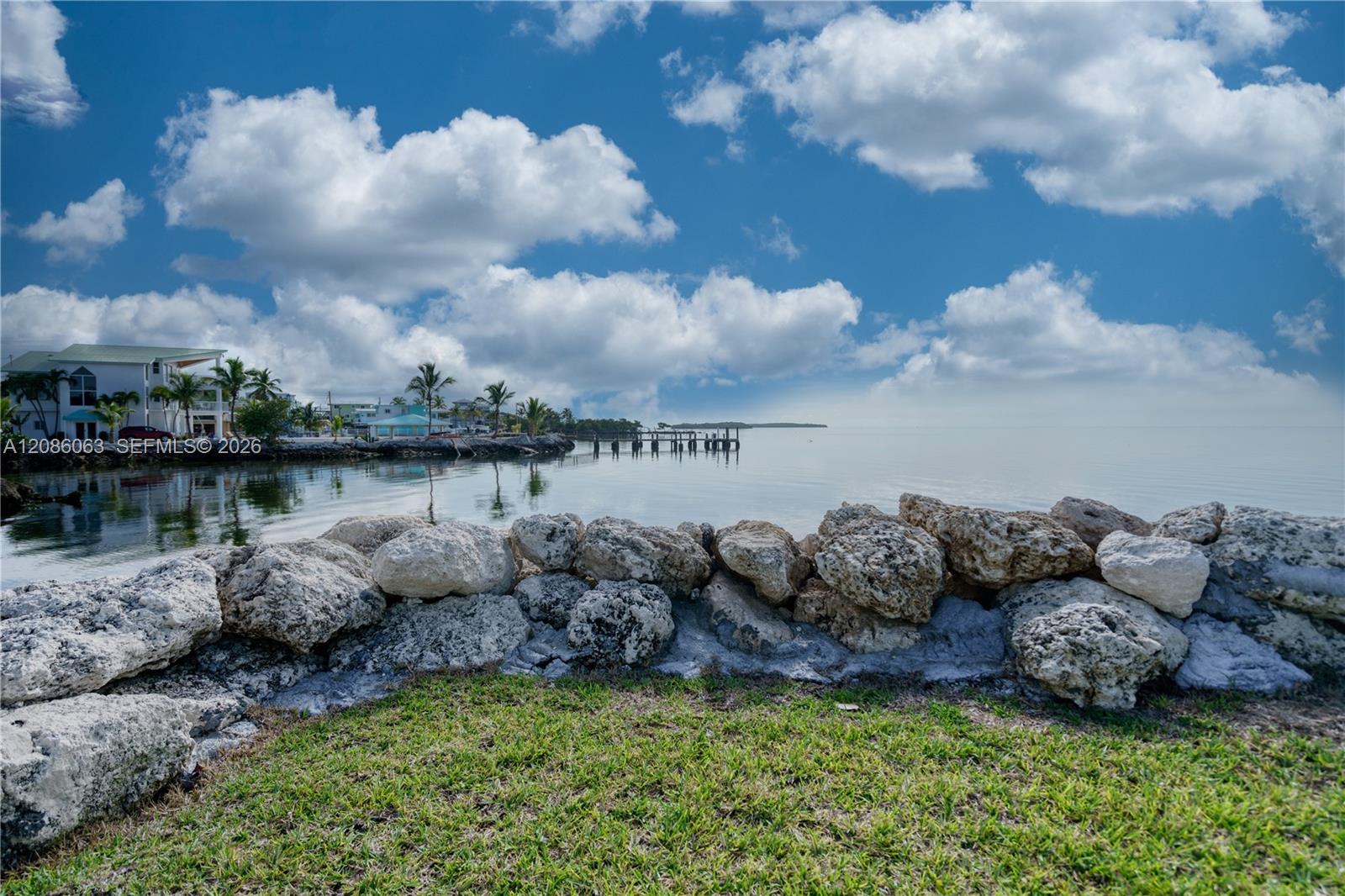94825 Oversea Property Photo 12