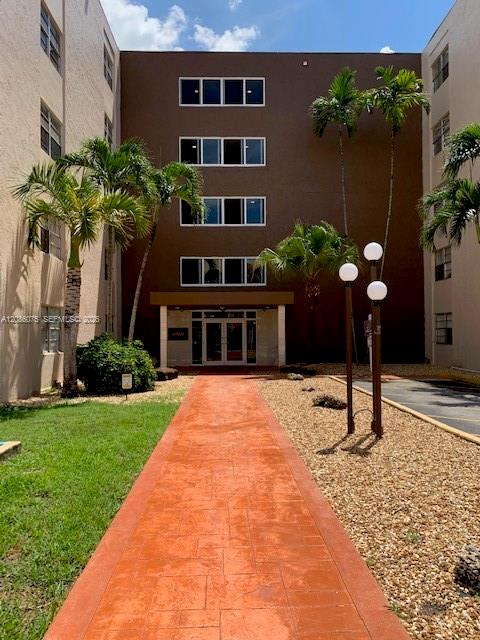 6960 Miami Gardens Drive 2-530A Property Photo 1
