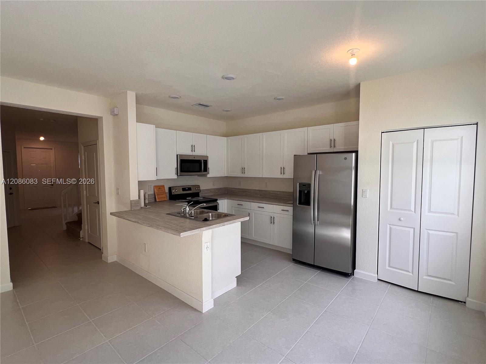 3342 W 112th Street Property Photo 5