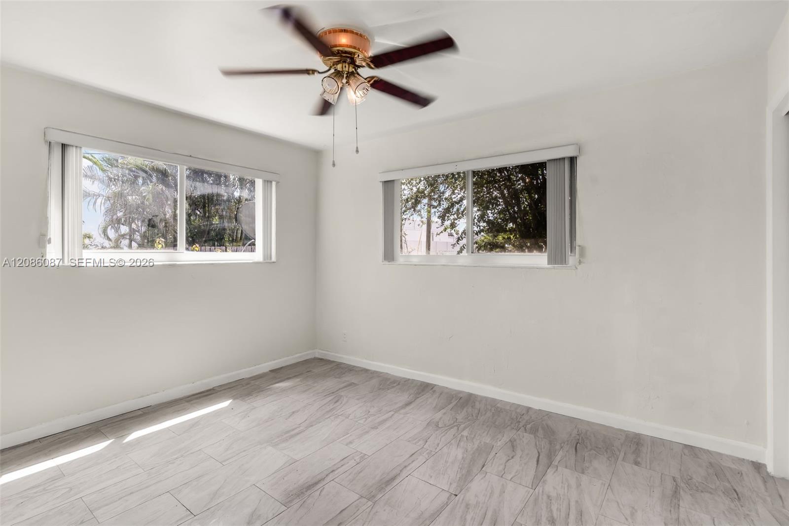 1851 N 69th Avenue Property Photo 18