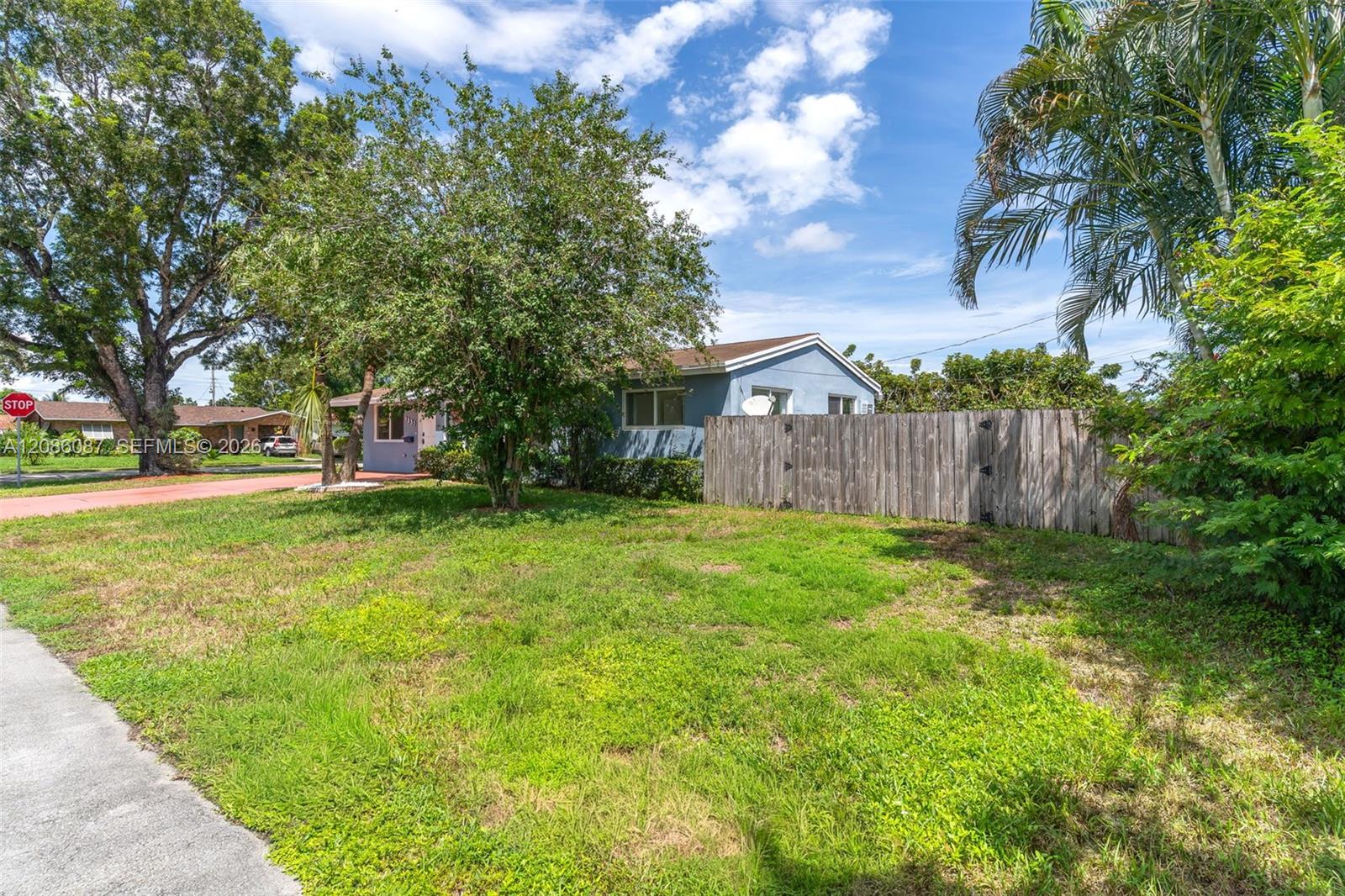 1851 N 69th Avenue Property Photo 35