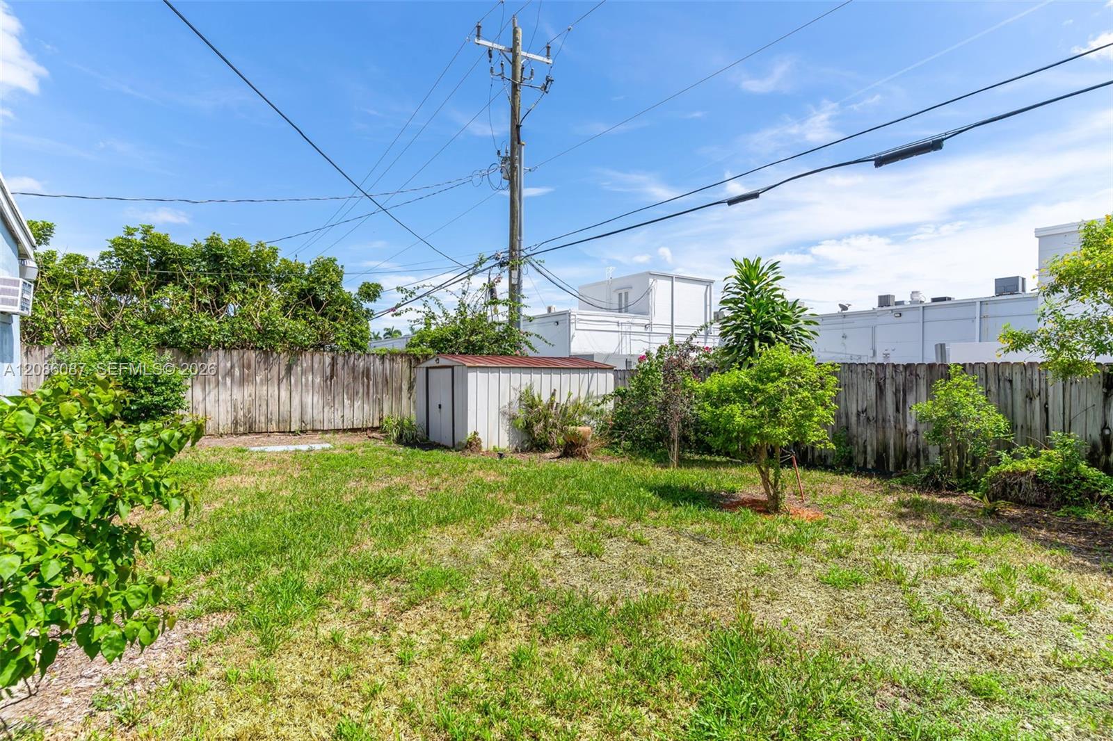 1851 N 69th Avenue Property Photo 44