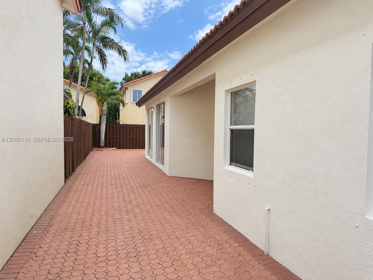 11270 Nw 53rd Lane Property Photo 6