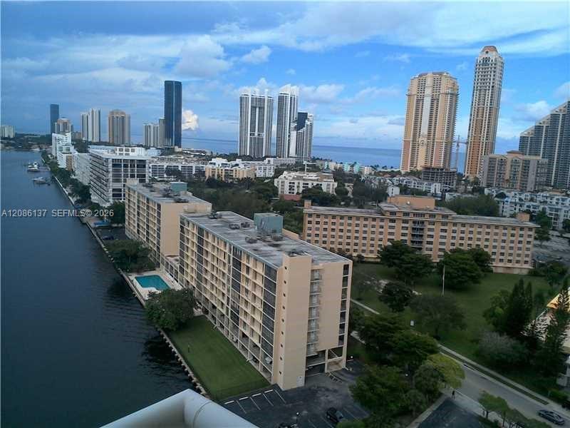 251 174 1601 Property Photo 1