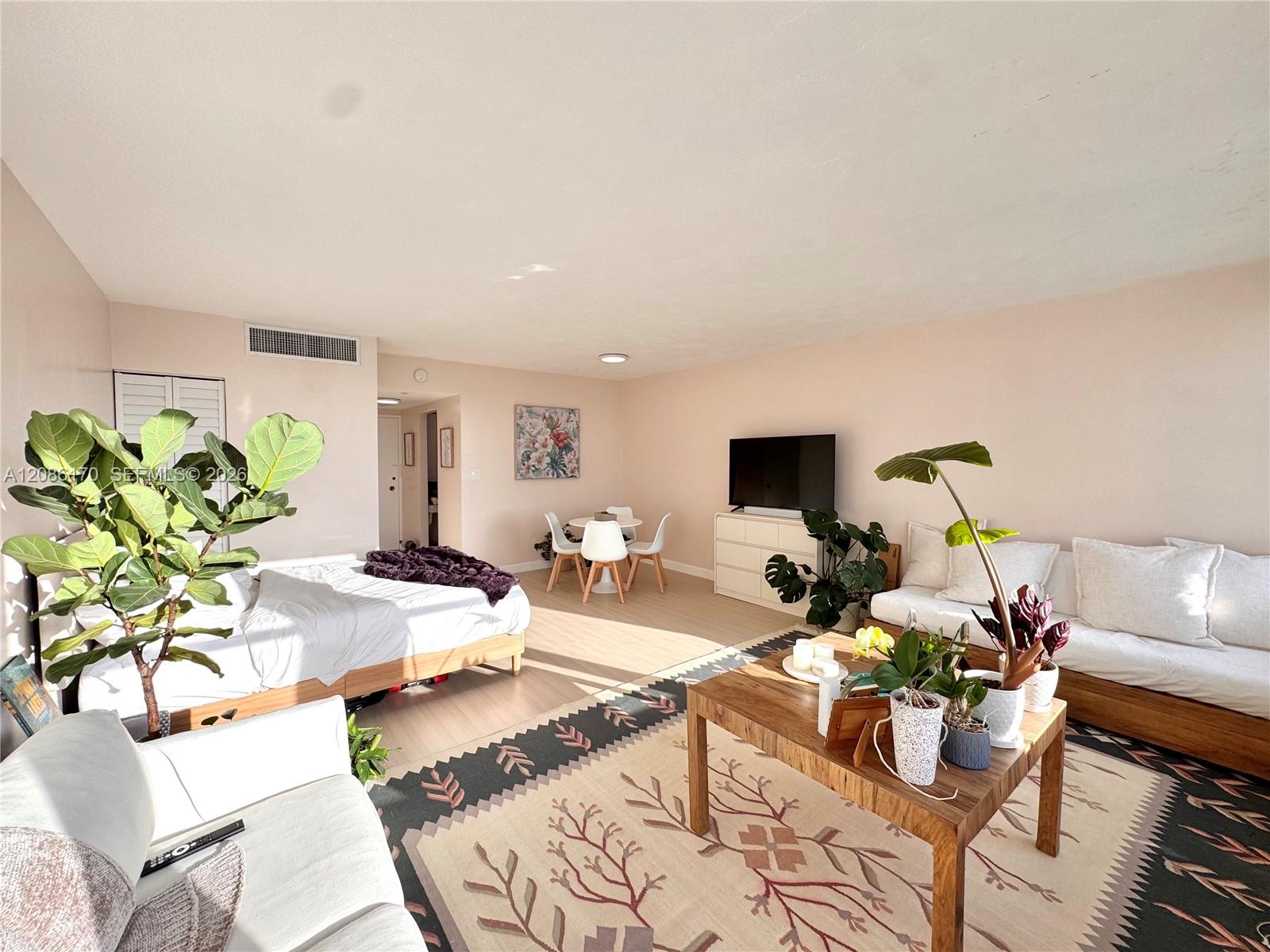 2899 Collins Avenue 550 Property Photo 1