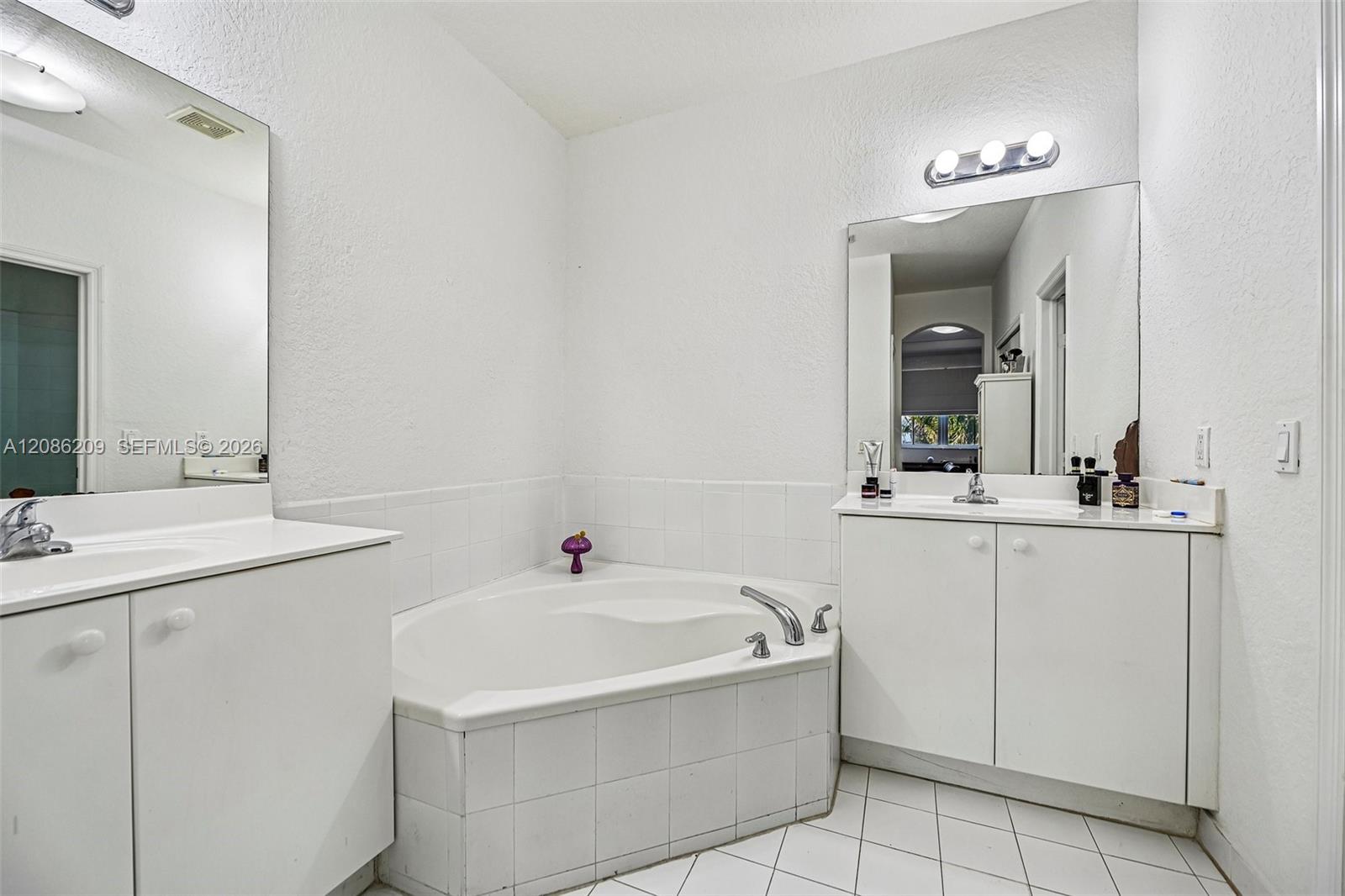 8175 Nw 114th Place Property Photo 32