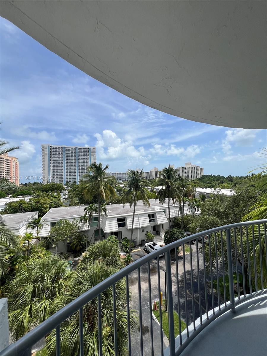 210 Sea View Drive 506 Property Photo 14