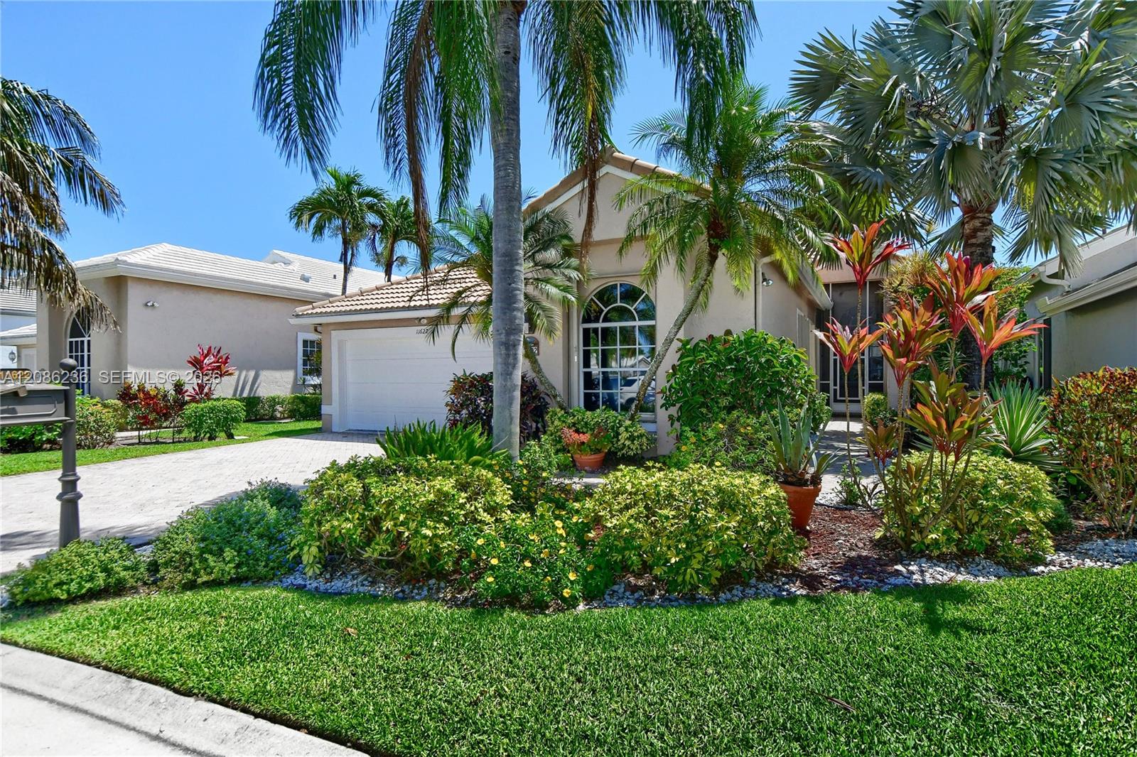 11622 Creekside Drive Property Photo 8