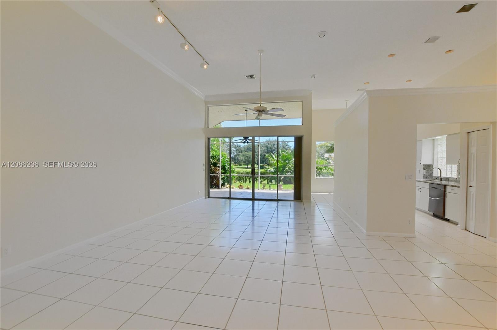 11622 Creekside Drive Property Photo 13
