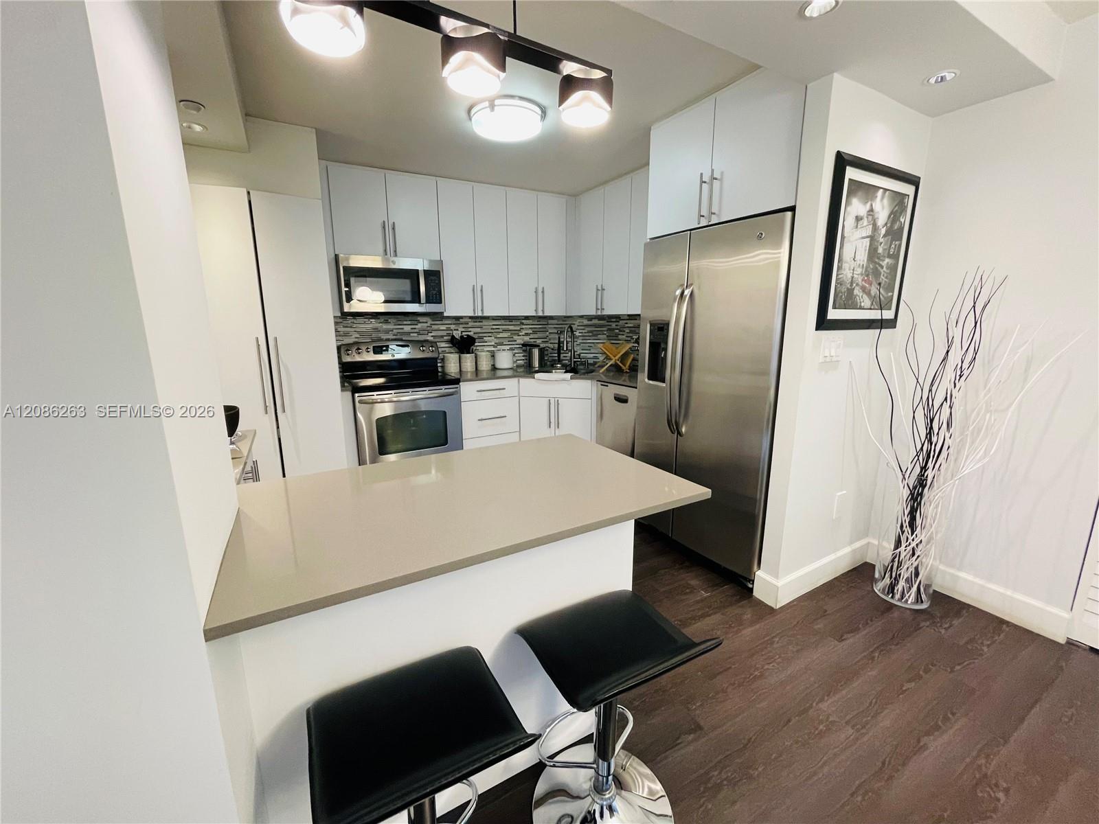 2333 Brickell Avenue 409 Property Photo 5
