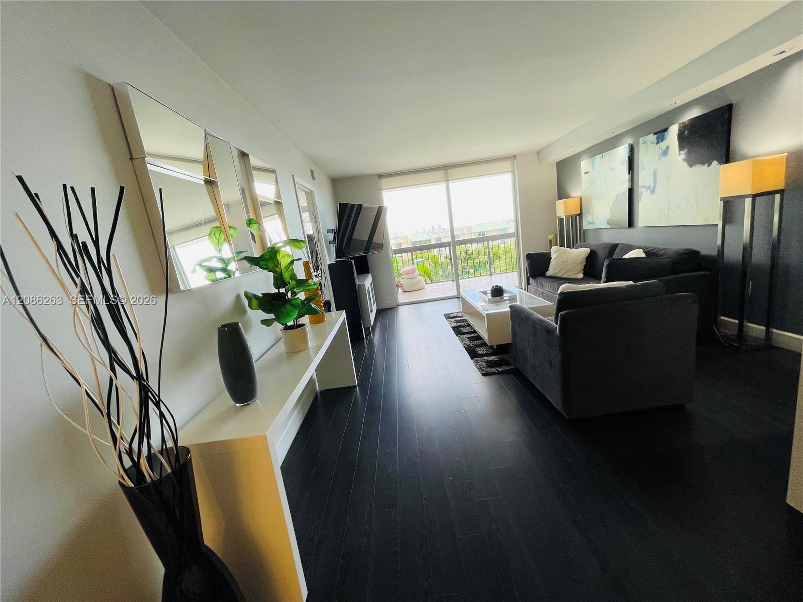 2333 Brickell Avenue 409 Property Photo 8