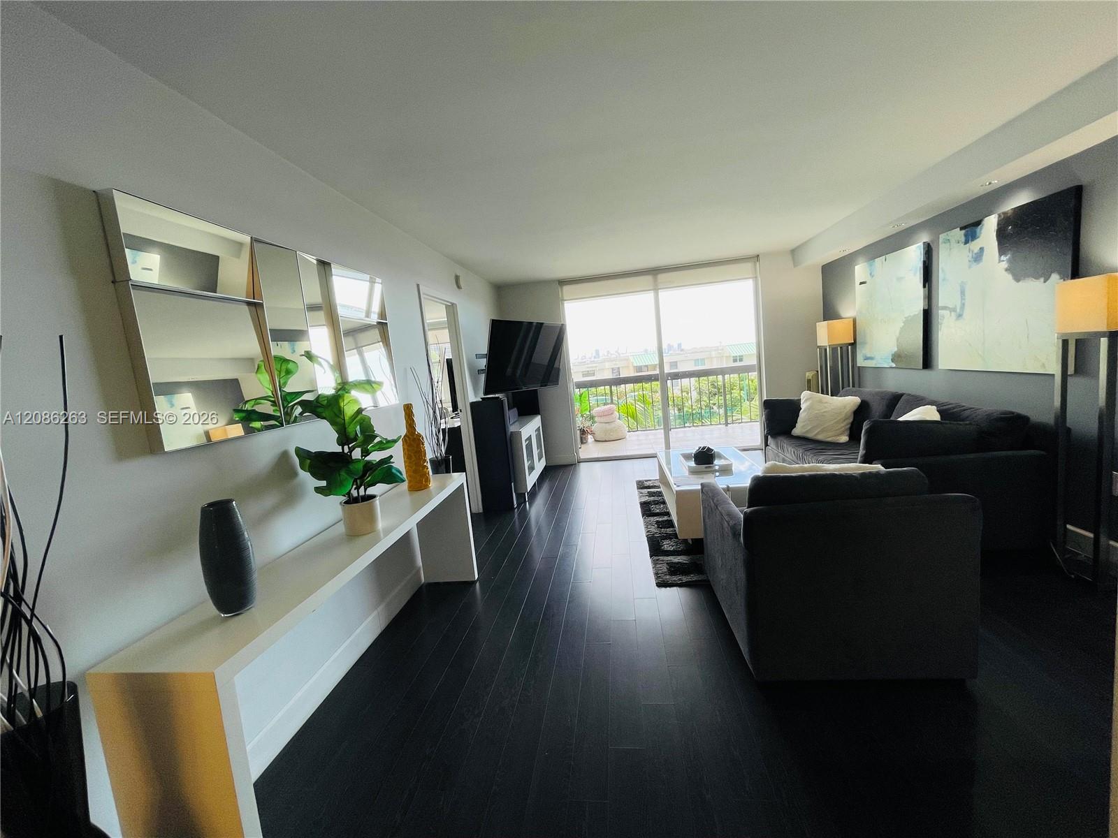2333 Brickell Avenue 409 Property Photo 10