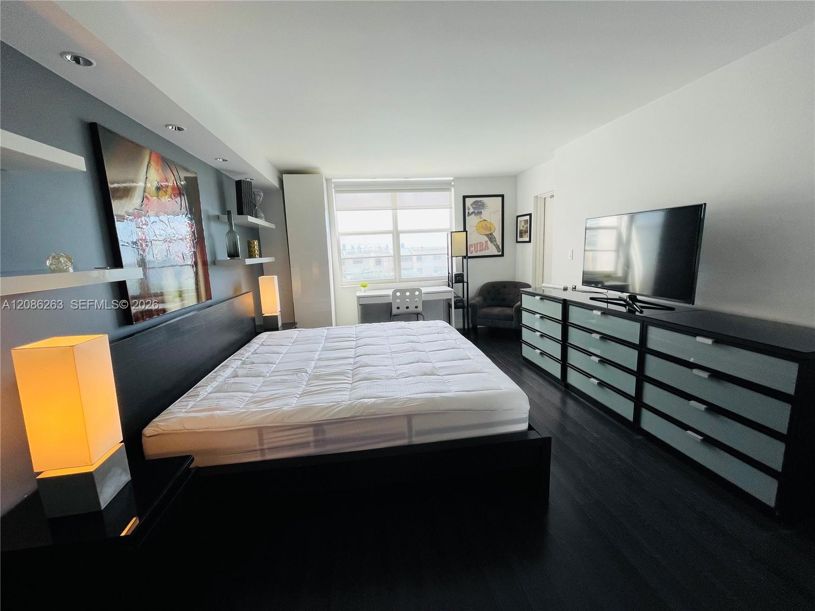 2333 Brickell Avenue 409 Property Photo 13