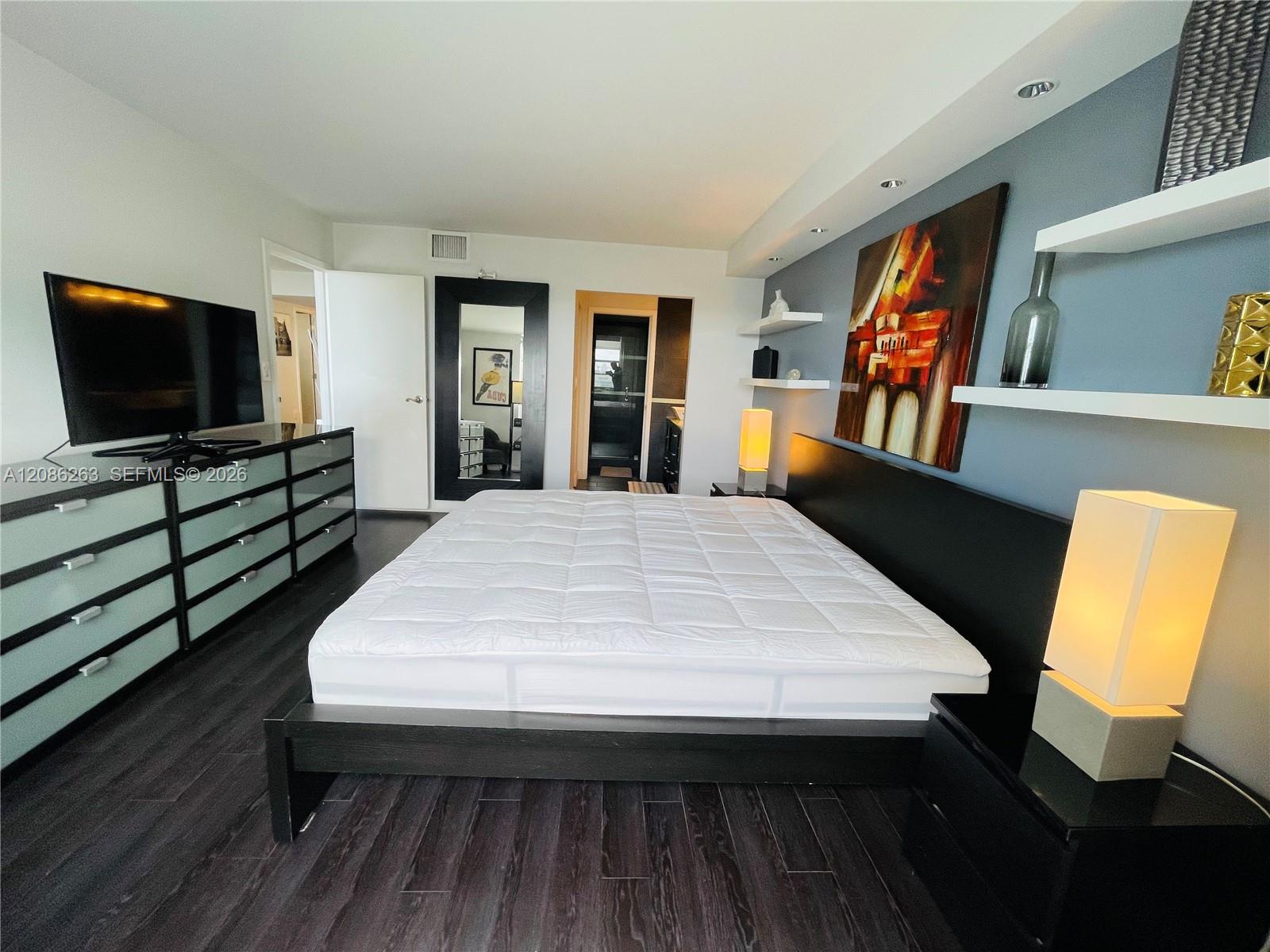 2333 Brickell Avenue 409 Property Photo 14