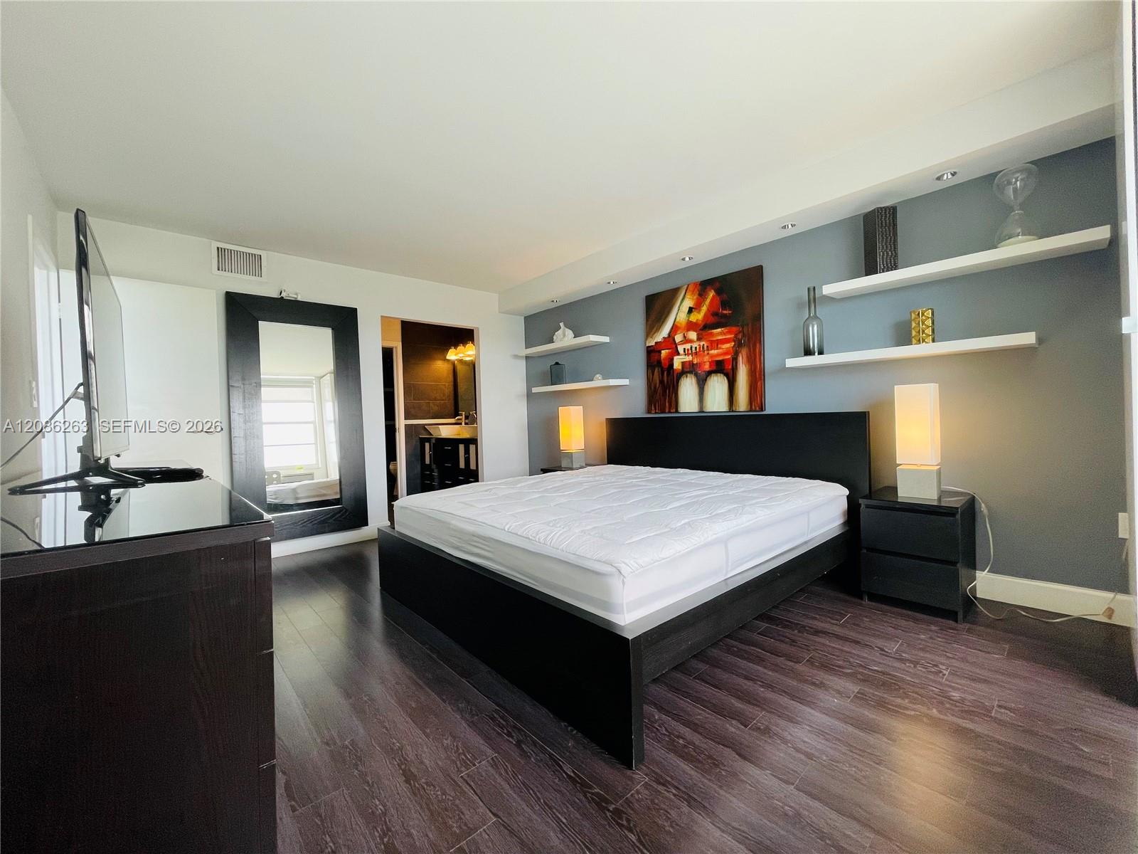 2333 Brickell Avenue 409 Property Photo 17