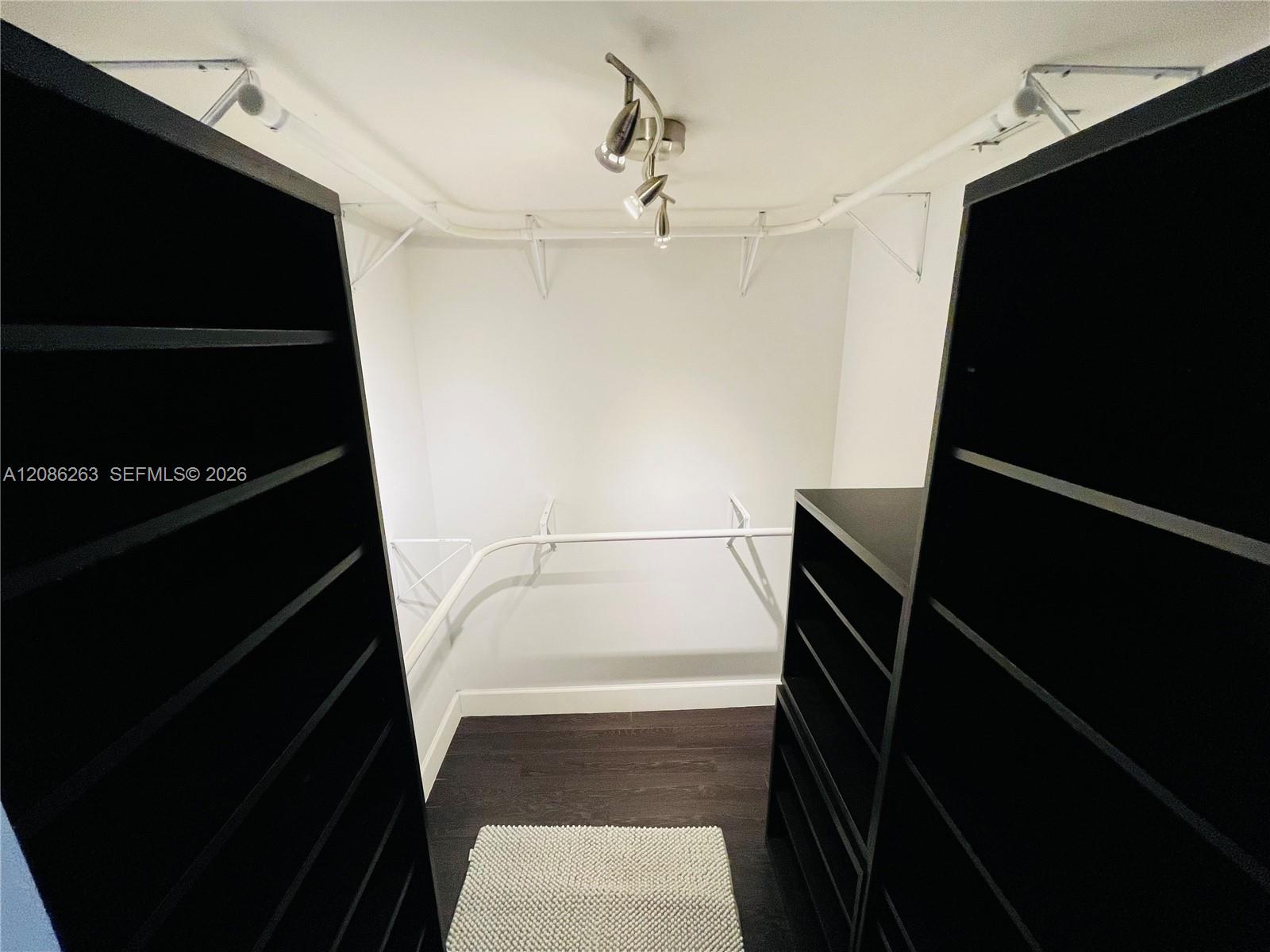 2333 Brickell Avenue 409 Property Photo 18