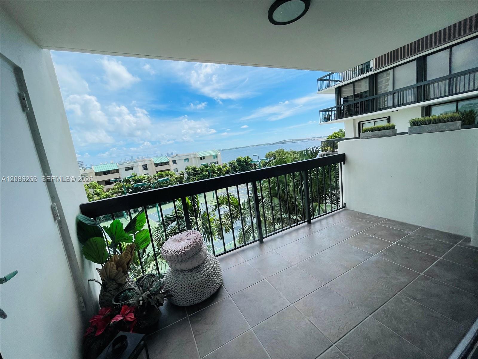 2333 Brickell Avenue 409 Property Photo 21